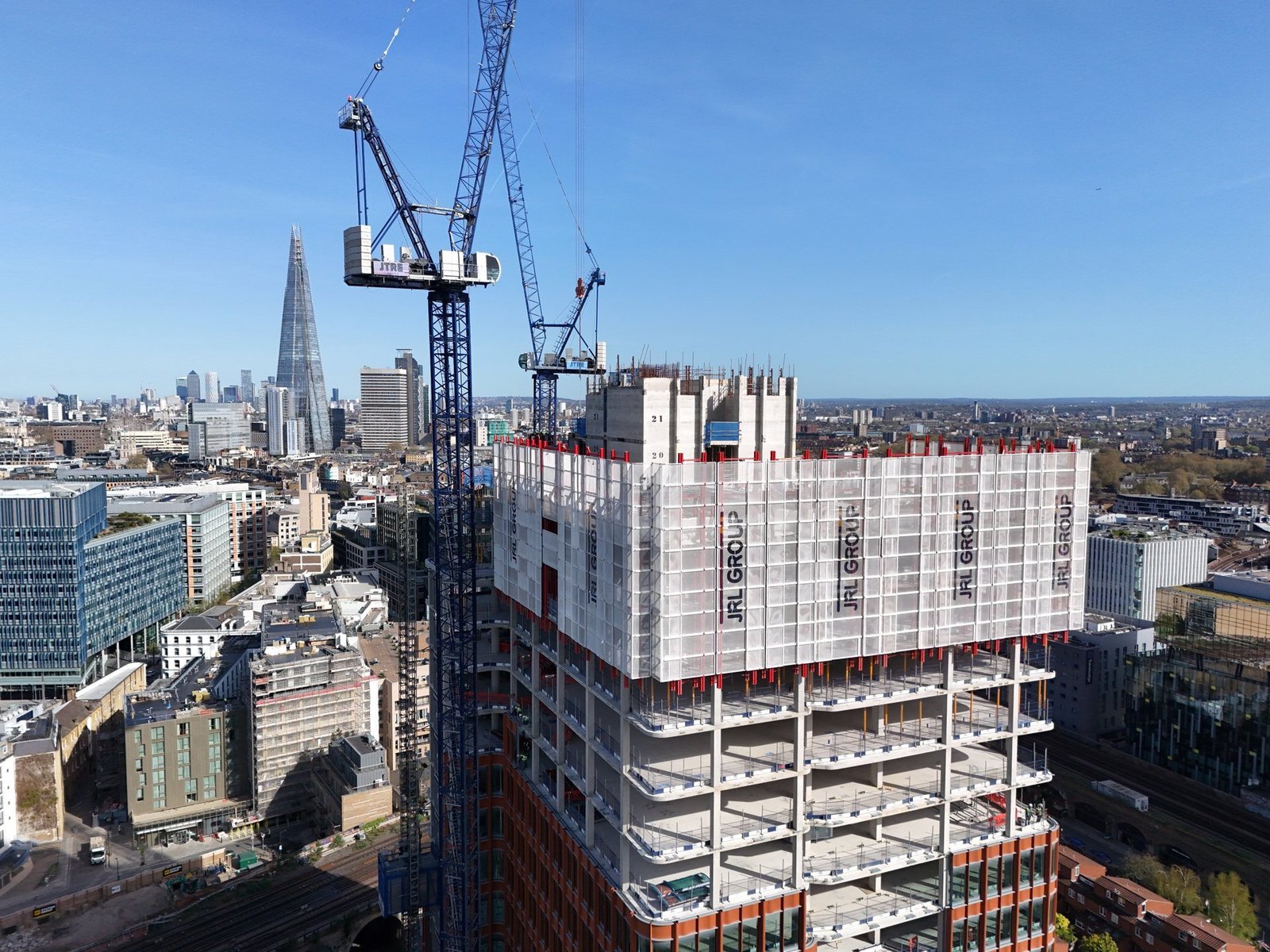Cranes and the growing structure at 220 Blackfriars