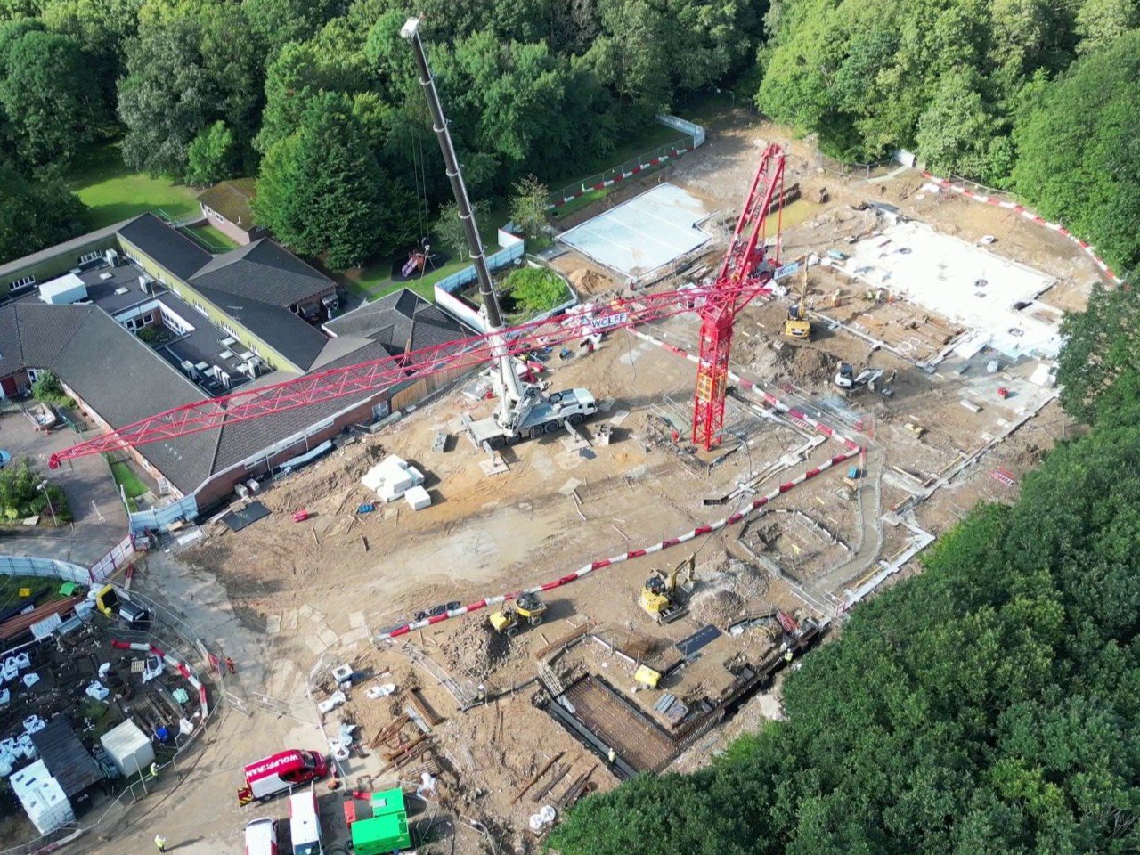 Tower crane being assembled at Pinn River SEND School